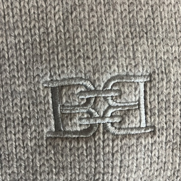 New- Bally Men’s Scarf - Picture 14 of 15